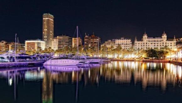 Centrum F Аликанте Экстерьер фото