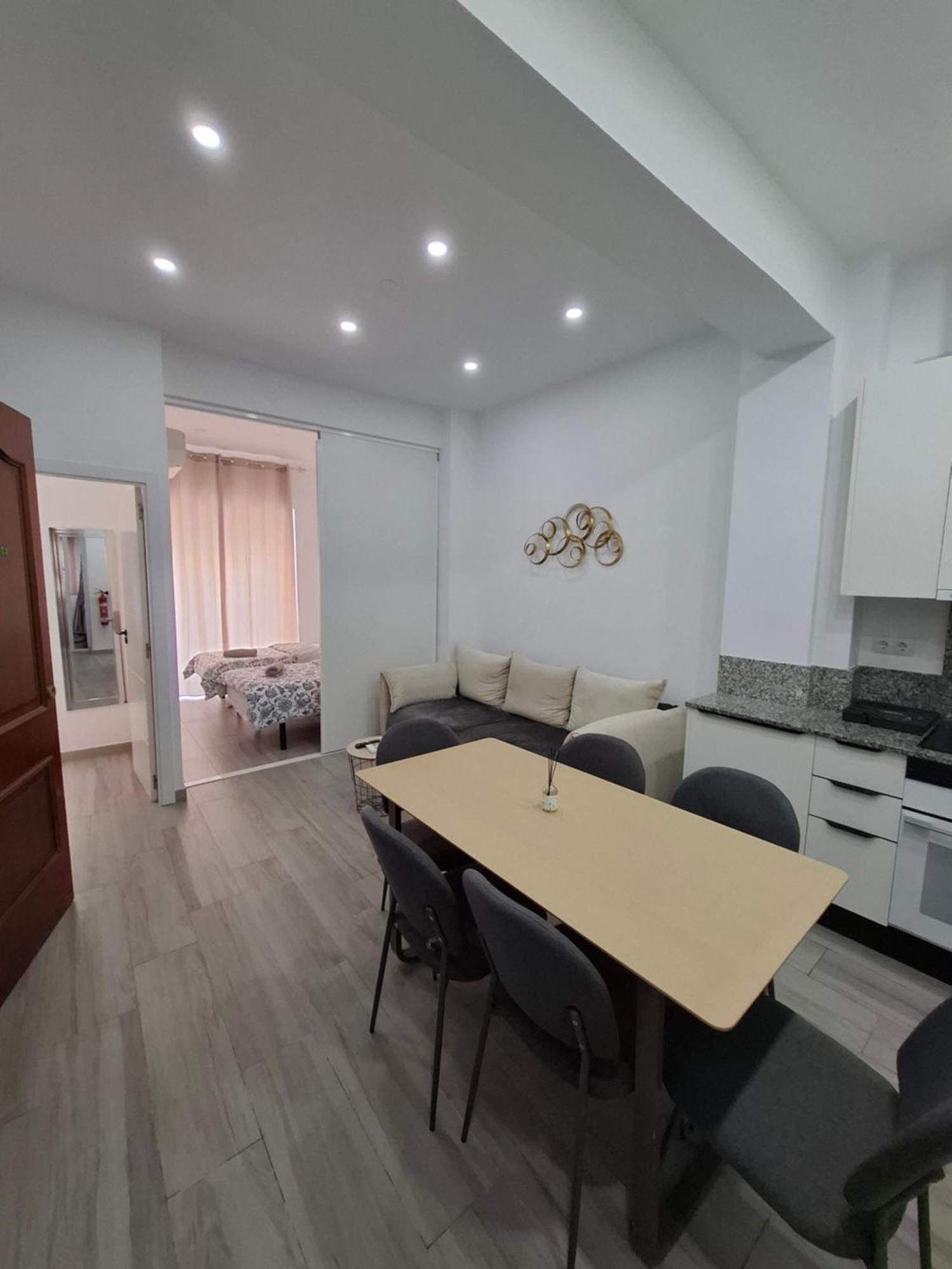 Centrum F Аликанте Номер фото